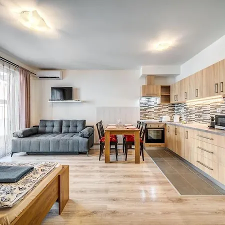 Corvin Railway Rest * Boedapest