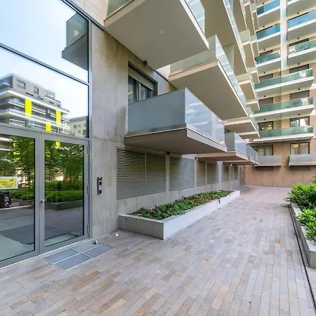 Corvin Railway Rest Apartamento Budapeste